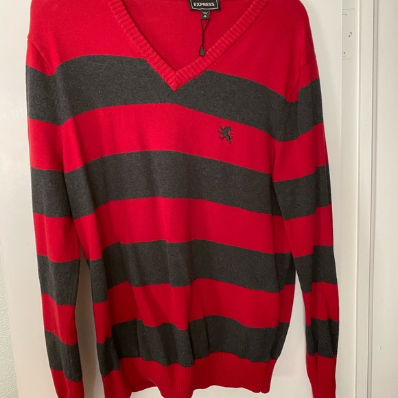 Express Gray and Red Sweater size M - Picture 4 of 10